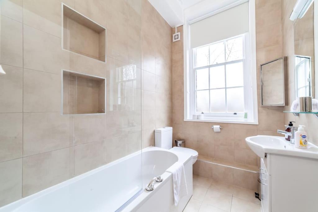 Spacious & Central 3-Bed Flat By Popular Waterloo! London Ngoại thất bức ảnh